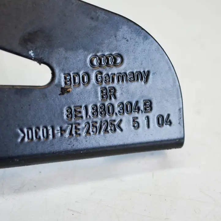 Audi A4 S4 B7 8E 8H (2004 - 2009) 8E1880304B Прочие детали салона — фото 3