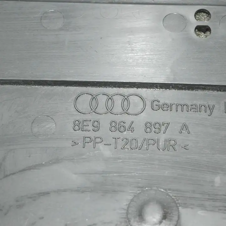 Audi A4 S4 B6 8E 8H (2000 - 2006) 8E9864897A Прочие детали салона — фото 3