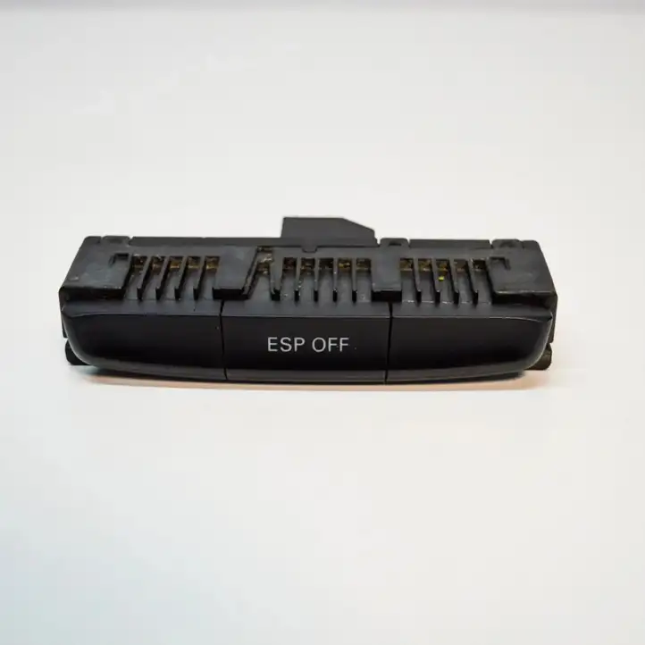 Audi A4 S4 B8 8K (2007 - 2011) 8K0959673 Кнопка фаркопа в багажнике — фото 1