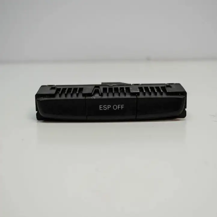 Audi A5 8T 8F (2007 - 2011) 8K0959673 Кнопка фаркопа в багажнике — фото 1