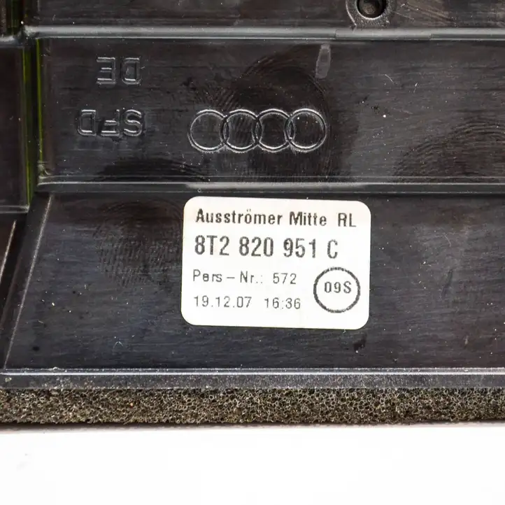 Audi A5 8T 8F (2007 - 2011) 8T2820951C Воздушная решетка панели — фото 4