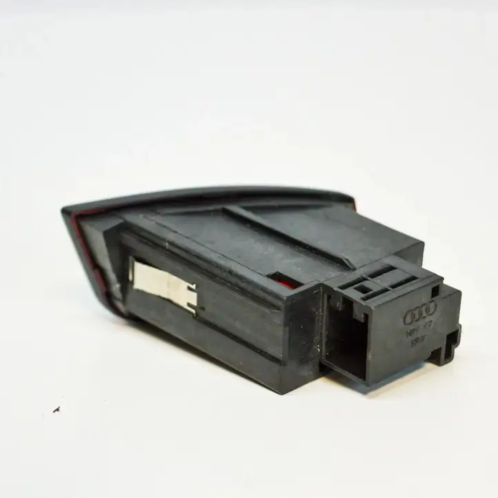 Audi A4 S4 B8 8K (2007 - 2011) 8K1941509 Кнопка фаркопа в багажнике — фото 1