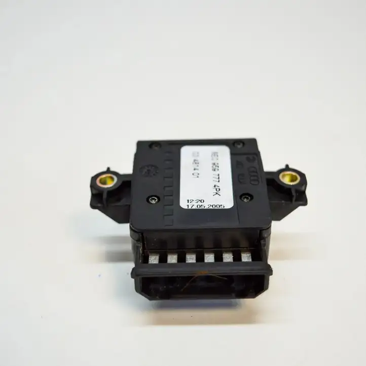 Audi A5 8T 8F (2007 - 2011) 8E0959777 Кнопка фаркопа в багажнике — фото 2