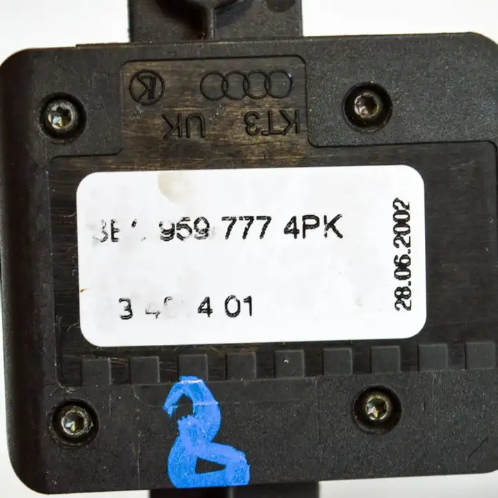 Audi A4 S4 B6 8E 8H (2000 - 2006) 8E0959777 Кнопка фаркопа в багажнике — фото 4