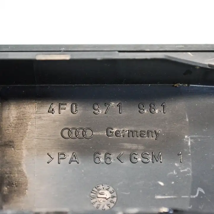 Audi A6 S6 C6 4F (2004 - 2008) 4F0971981 Прочие детали салона — фото 3