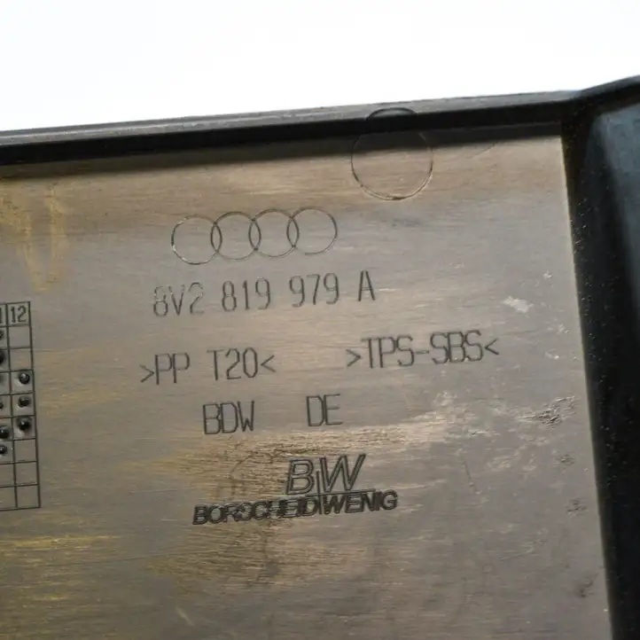 Audi A3/S3 8V (2016 - 2020) 8V2819979A Прочие детали салона — фото 4