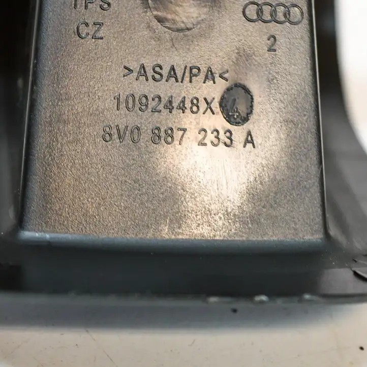 Audi A3/S3 8V (2016 - 2020) 8V0887233A Прочие детали салона — фото 4