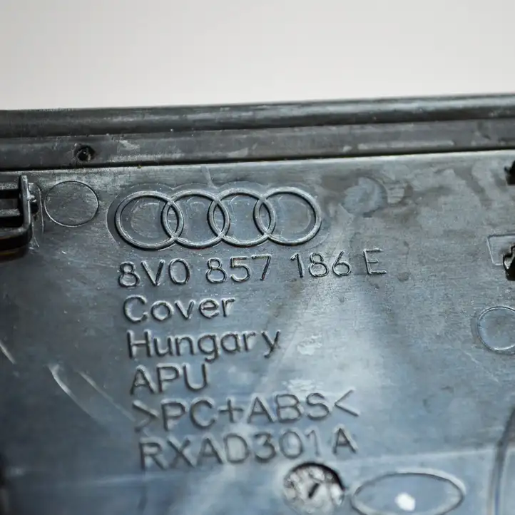 Audi A3/S3 8V (2016 - 2020) 8V0857186E Прочие детали салона — фото 5