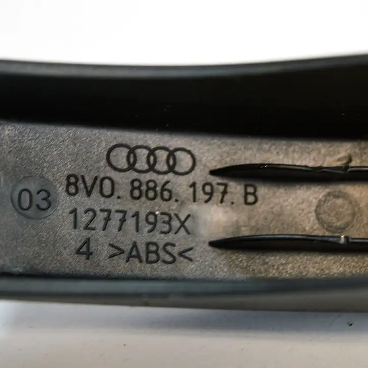 Audi A3/S3 8V (2016 - 2020) 8V0886197B Прочие детали салона — фото 3