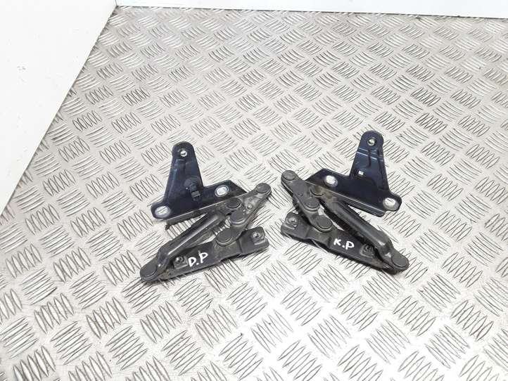 Seat Altea (2004 - 2009)  5P0823301B Петля (петли) капота