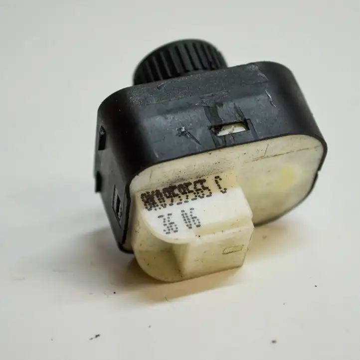 Audi A5 8T 8F (2007 - 2011) 8K0959565C Кнопка фаркопа в багажнике — фото 4