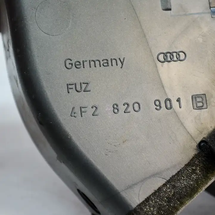 Audi A6 S6 C6 4F (2004 - 2008) 4F2820901B Воздушная решетка панели — фото 2