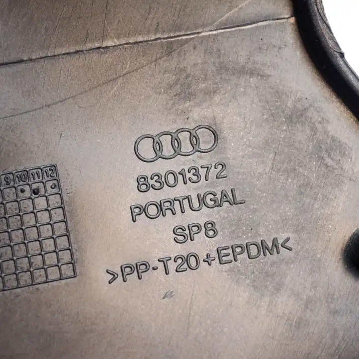 Audi A4 S4 B7 8E 8H (2004 - 2009) 8301372 Прочие детали салона — фото 3