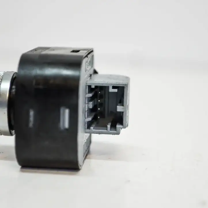 Audi Q5 SQ5 (2012 - 2017) 8K0959565F Кнопка фаркопа в багажнике — фото 3
