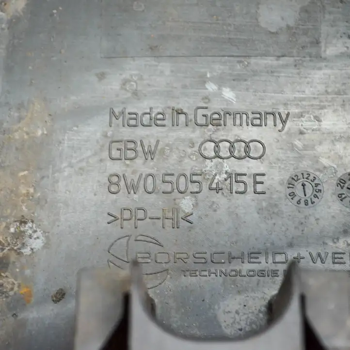 Audi A4 S4 B9 (2015 - 2019) 8W0505415E Защита топливного бака — фото 3