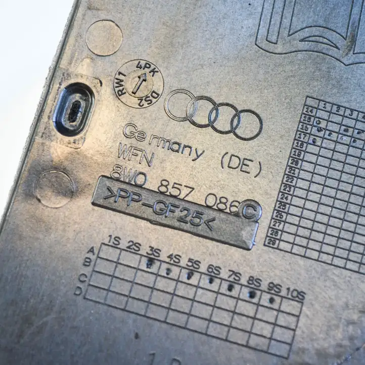 Audi A4 S4 B9 (2015 - 2019) 8W0857086C Прочие детали салона — фото 3