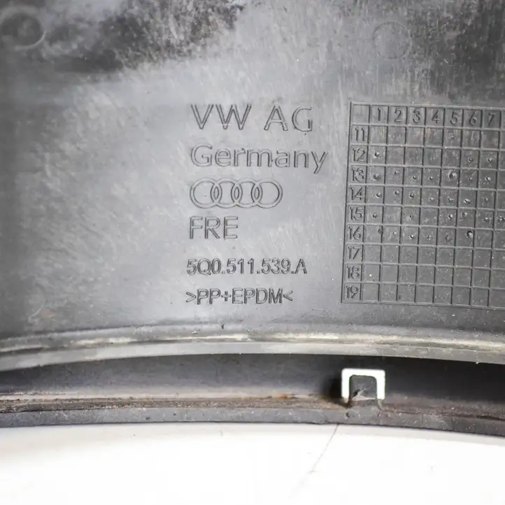 Audi A3/S3 8V (2016 - 2020) 5Q0511539A Другая часть кузова — фото 2