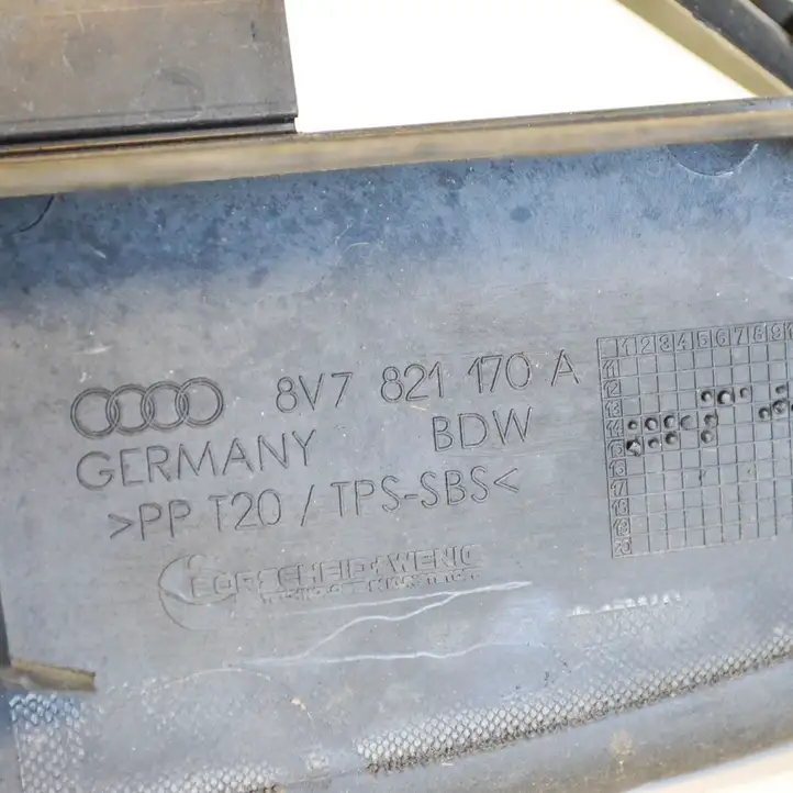 Audi A3/S3 8V (2012 - 2016) 8V7821170A Другая часть кузова — фото 3