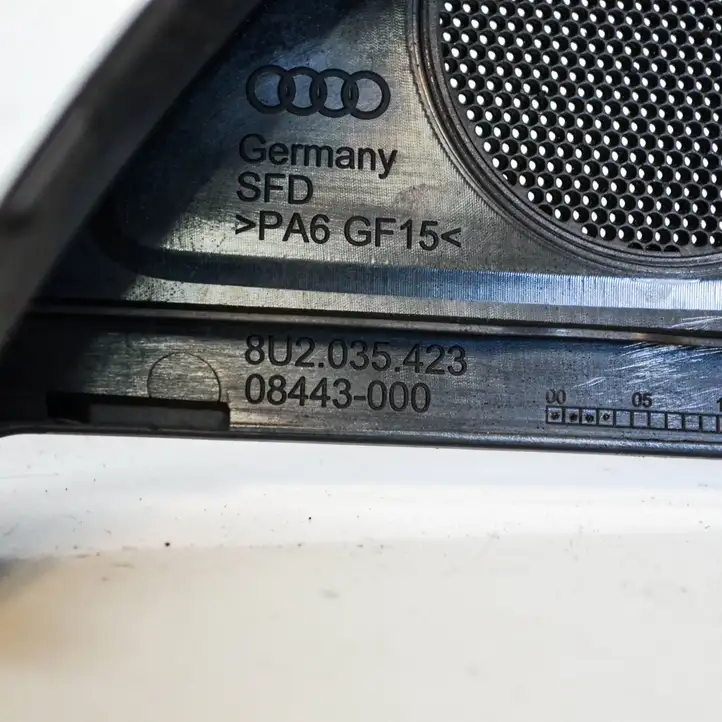 Audi Q3 8U (2011 - 2014) 8U2035423 Прочие детали салона — фото 3