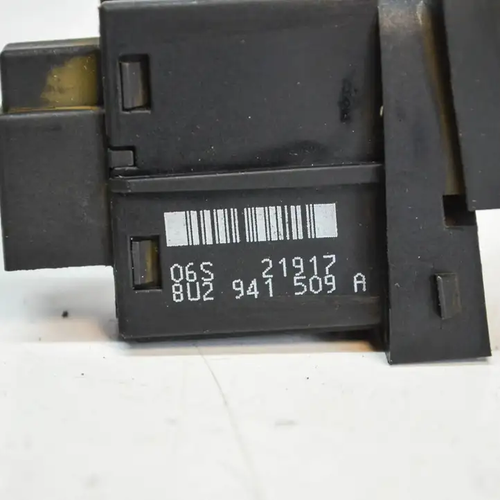 (2014 - 2018) 8U2941509A Кнопка фаркопа в багажнике — фото 4