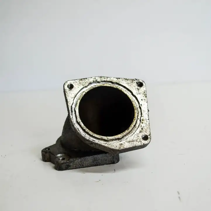 Audi A4 S4 B7 8E 8H (2004 - 2009) 8E0145997A Прочие детали моторного отсека — фото 2