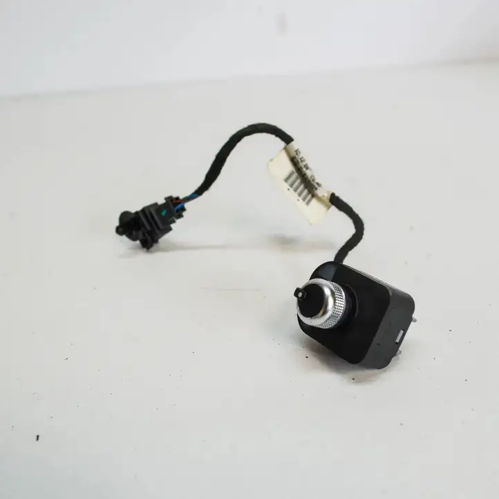 Audi A6 S6 C6 4F (2008 - 2011) 4F09595654F0971765 Кнопка фаркопа в багажнике — фото 3