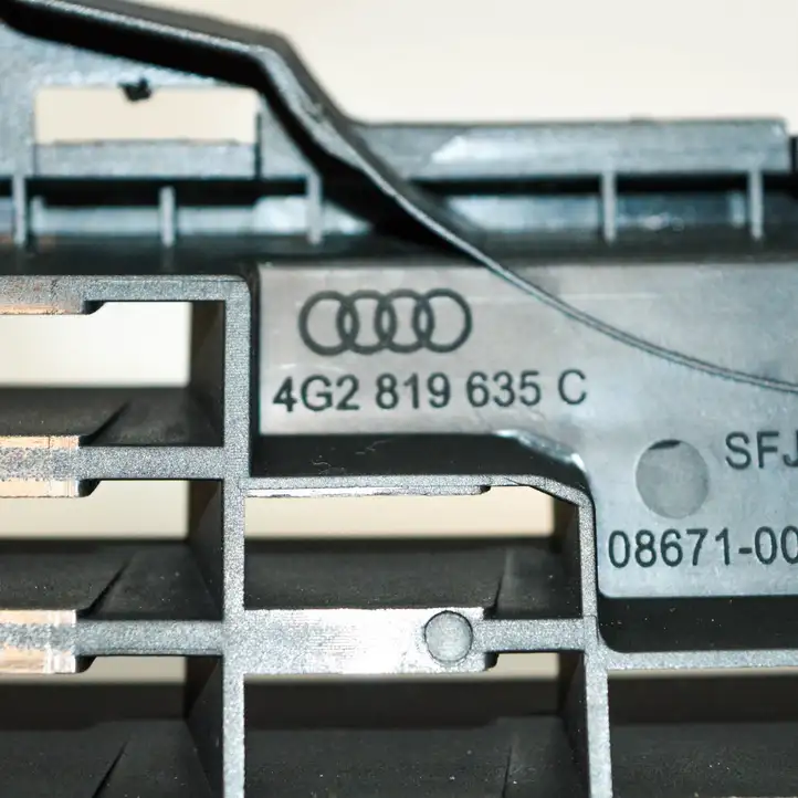 Audi A6 C7 (2014 - 2018) 4G2819635C Прочие детали салона — фото 5