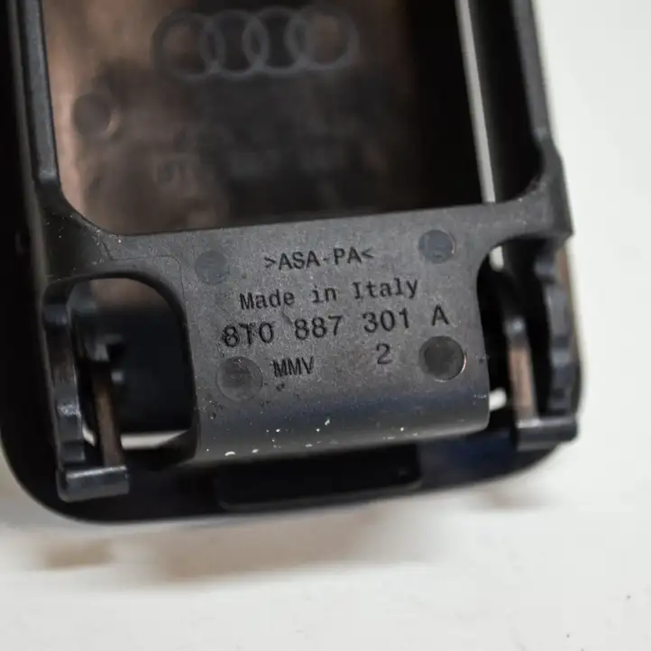 Audi A6 C7 (2014 - 2018) 8T0887301A Прочие детали салона — фото 3