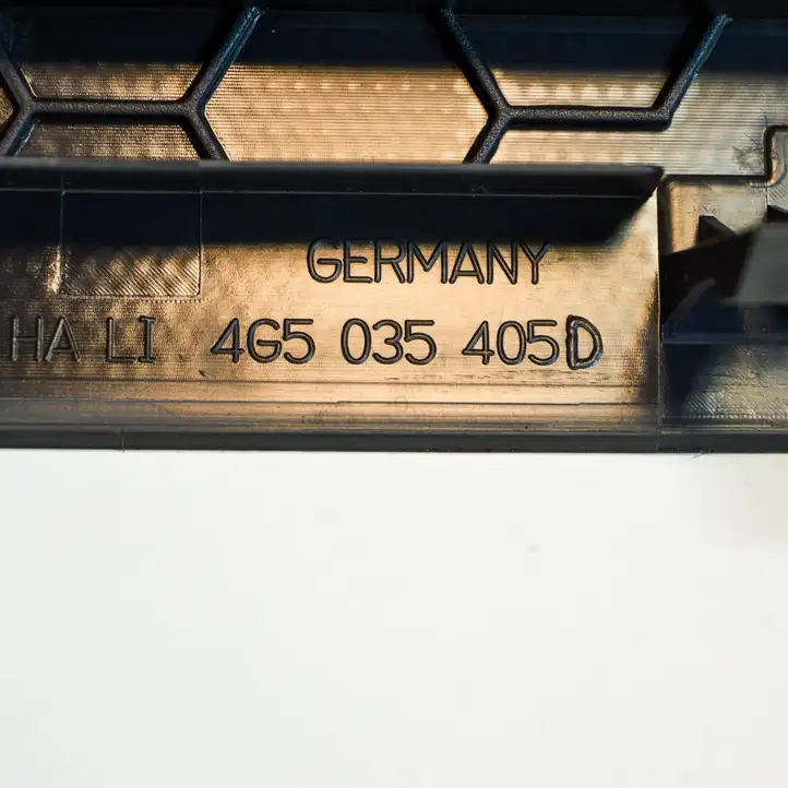 Audi A6 C7 (2014 - 2018) 4G5035405D Решетка в подоконнике — фото 4
