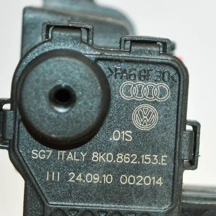 Audi A5 8T 8F (2007 - 2011) 8K0862153E Замок крышки топливного бака — фото 3