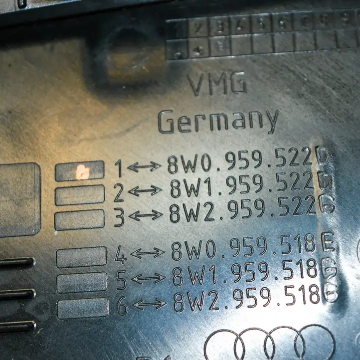 Audi A4 S4 B9 (2015 - 2019) 8W0959522D Прочая отделка передней двери — фото 2