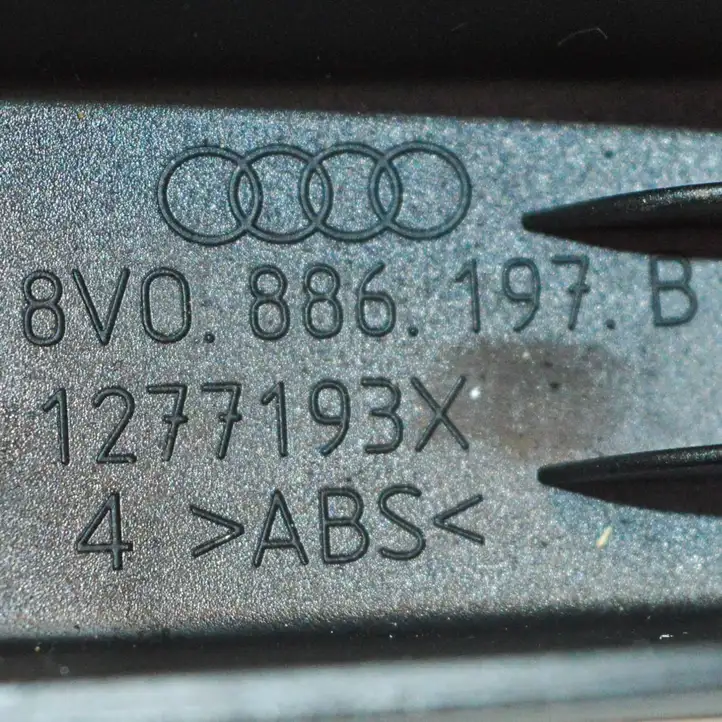 Audi A3/S3 8V (2016 - 2020) 8V0886197B Прочие детали салона — фото 2