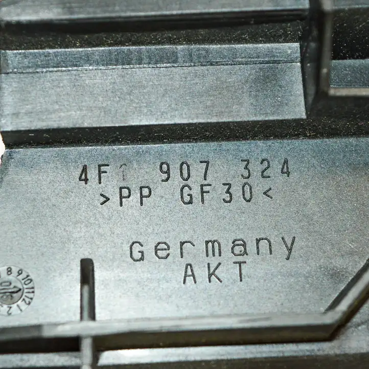 Audi A6 S6 C6 4F (2004 - 2008) 4F1907324 Прочие детали салона — фото 3