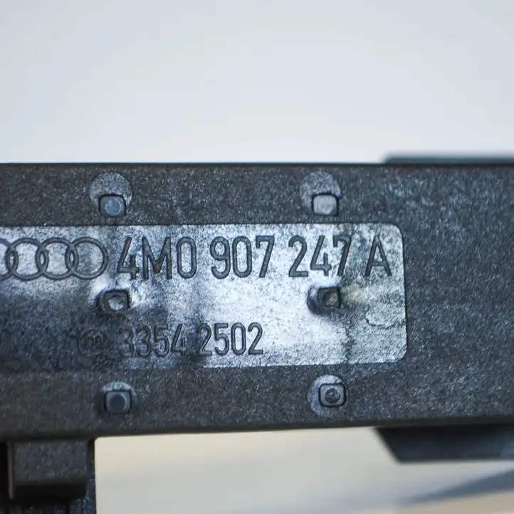Audi A4 S4 B9 (2015 - 2019) 4M0907247A Антенна бесключевого доступа — фото 5