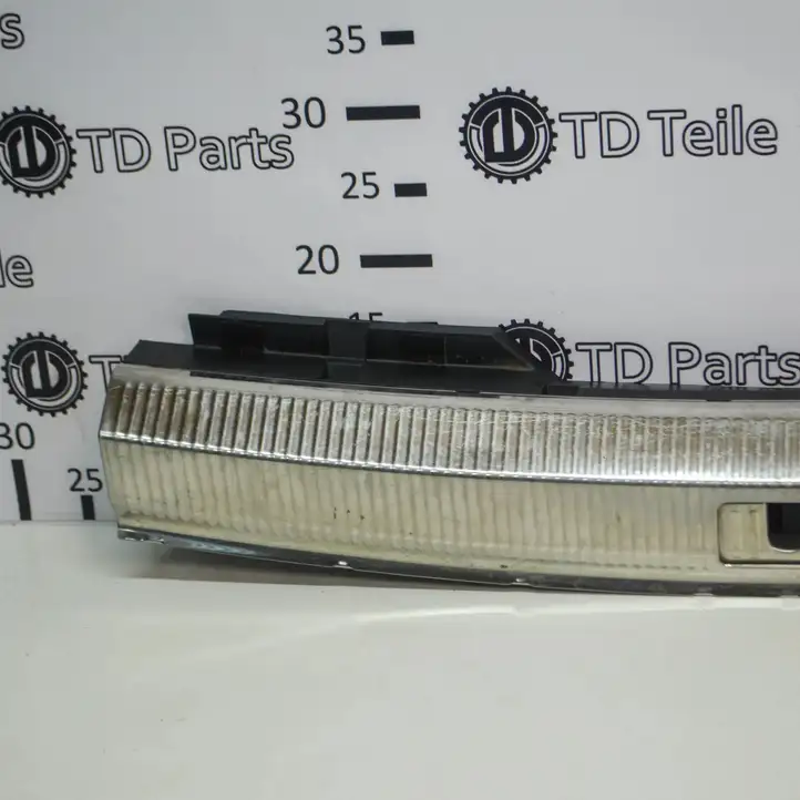 Audi A4 S4 B8 8K (2007 - 2011) 8K9864483A Отделка порога багажника — фото 3