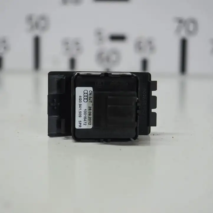 Audi A6 C7 (2011 - 2014) 4G0941509 Включатель аварийных фонарей — фото 5