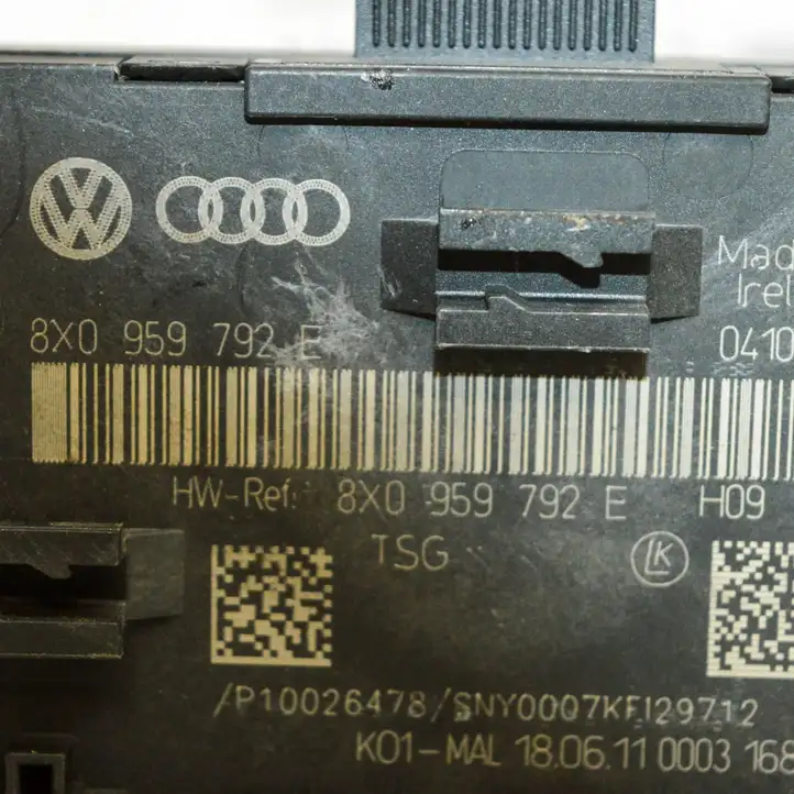 Audi Q3 8U (2011 - 2014) 8X0959792E Блок управления дверью — фото 4