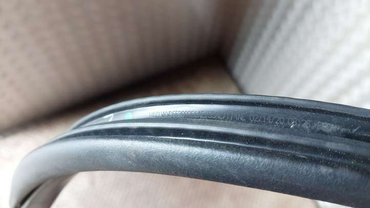 Dodge Durango (2013 - )  55399256AE Уплотнительная резина на задних дверях
