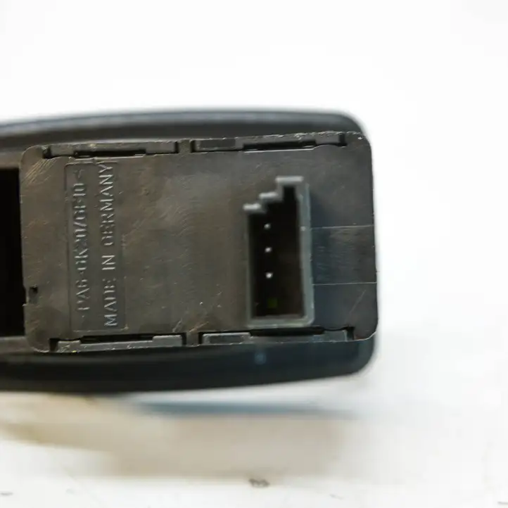 BMW 3 E90 E91 (2005 - 2012) 6945874 Кнопка стеклоподъемников — фото 4
