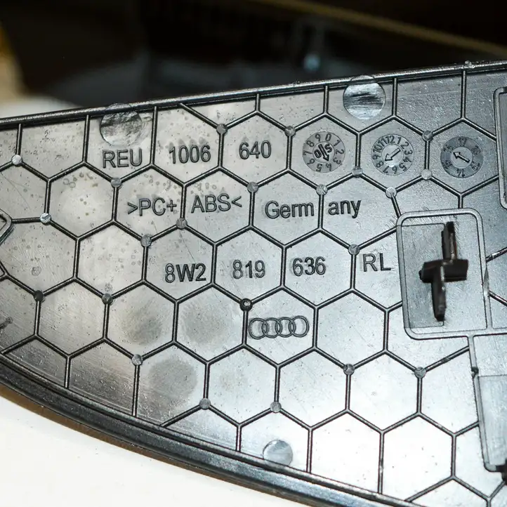 Audi A4 S4 B9 (2015 - 2019) 8W2819635 Другая часть кузова — фото 6