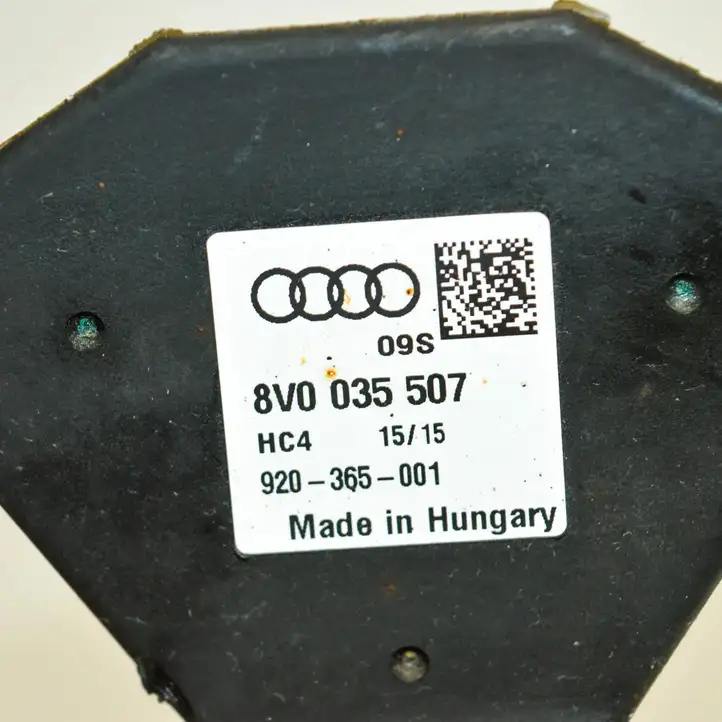 Audi A6 C7 (2014 - 2018) 8V0035507 Усилитель антенны — фото 5