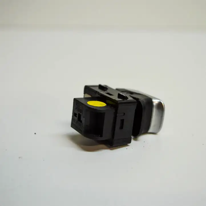 Audi A3/S3 8V (2012 - 2016) 8V0959855A Кнопка стеклоподъемников — фото 3