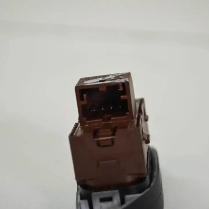 Audi A3/S3 8V (2012 - 2016) 8V0962108 Кнопка фаркопа в багажнике — фото 5