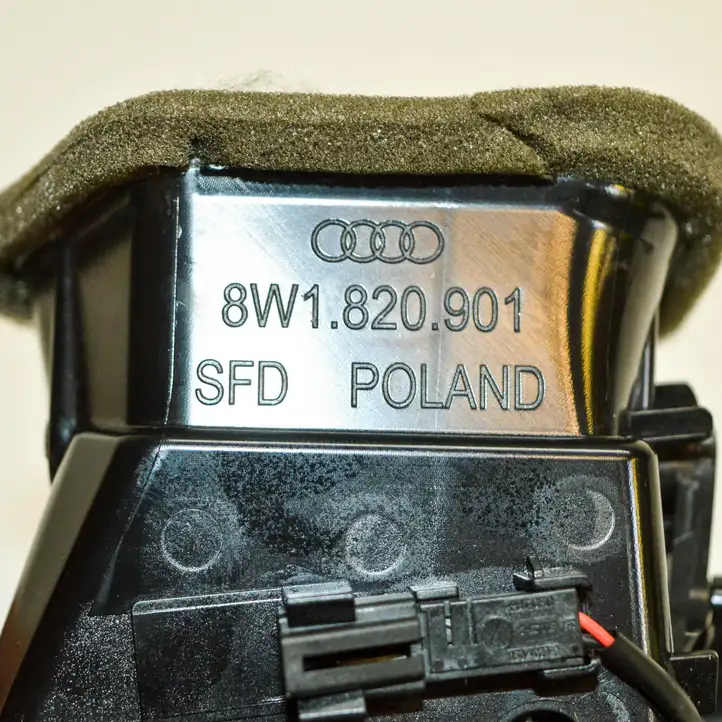 Audi A4 S4 B9 (2015 - 2019) 8W1820901 Воздушная решетка панели — фото 7