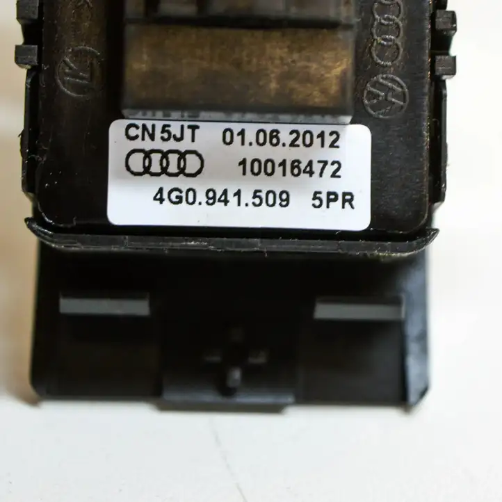 Audi A6 C7 (2011 - 2014) 4G0941509 Включатель аварийных фонарей — фото 6