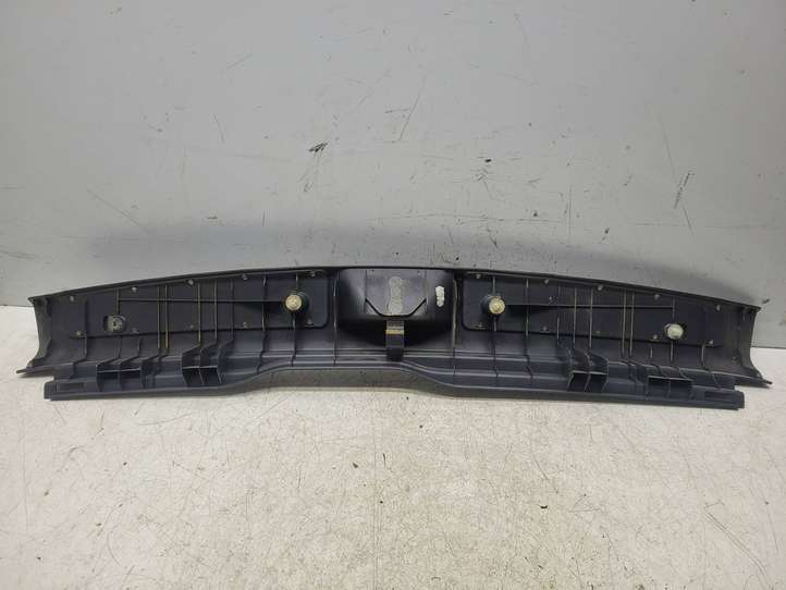 Toyota Avensis T250 (2006 - 2009)  5838705090 Отделка порога багажника