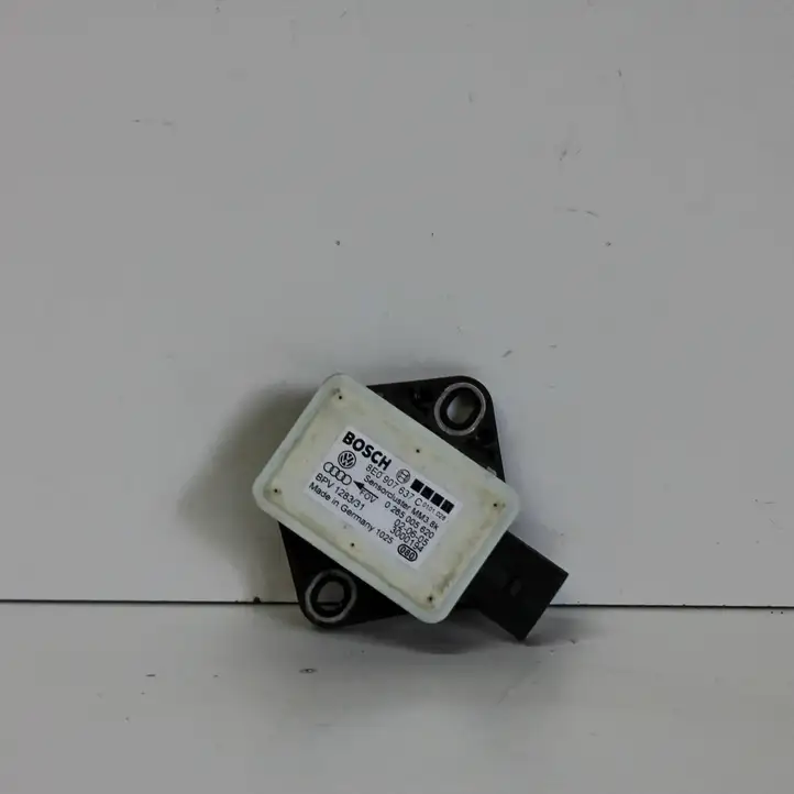 Audi A4 S4 B7 8E 8H (2004 - 2009) 8E0907637C Датчик ускорения — фото 1