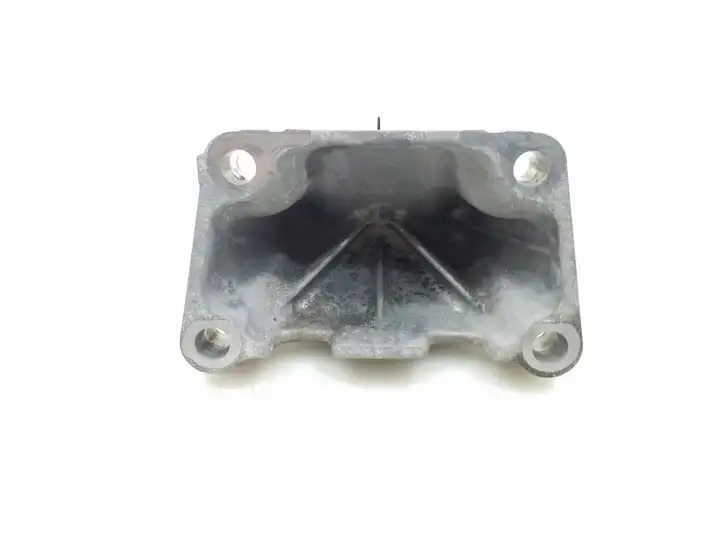 Lexus IS III XE30 (2013 - 2016) 1231536020 Кронштейн двигателя — фото 3