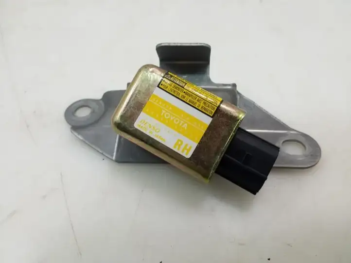 Toyota Land Cruiser (J120) (2002 - 2009) 8986060020 Датчик удара SRS — фото 1