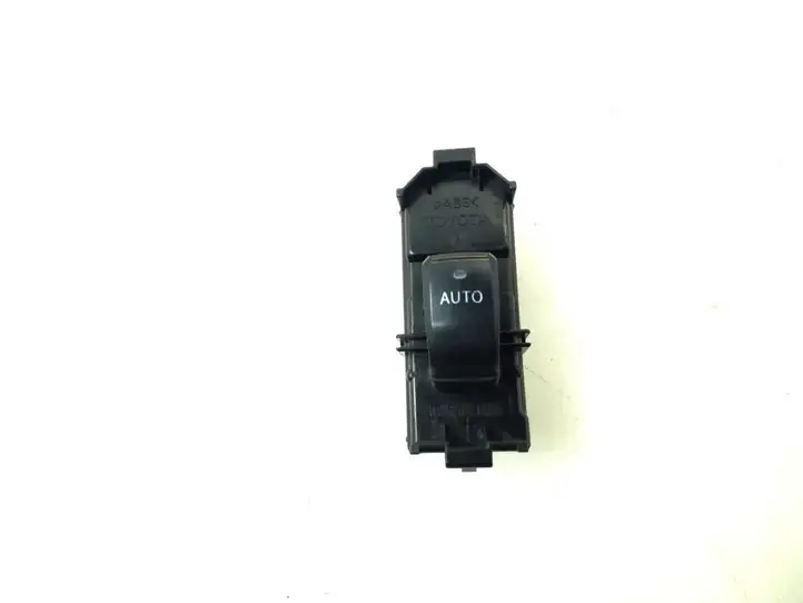 Toyota Land Cruiser (J120) (2002 - 2009) 8403060022 Блок кнопок стеклоподъемников — фото 1